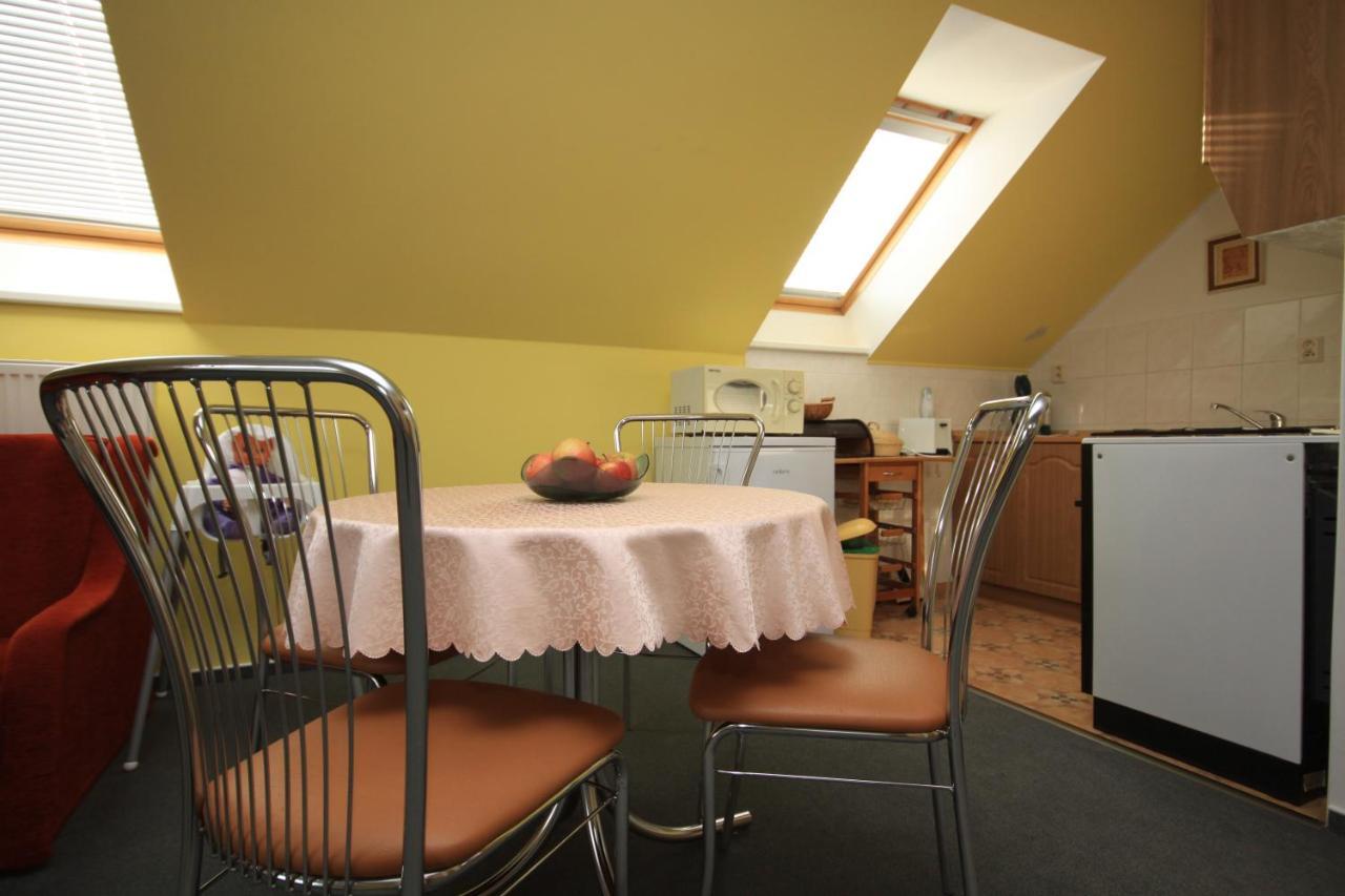Apartman Pod Cernou Horou Rožnov pod Radhoštěm Εξωτερικό φωτογραφία
